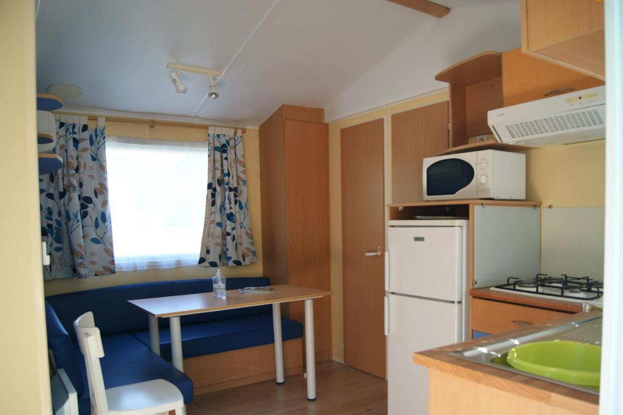Condorcet Camping Le Chambron מראה חיצוני תמונה