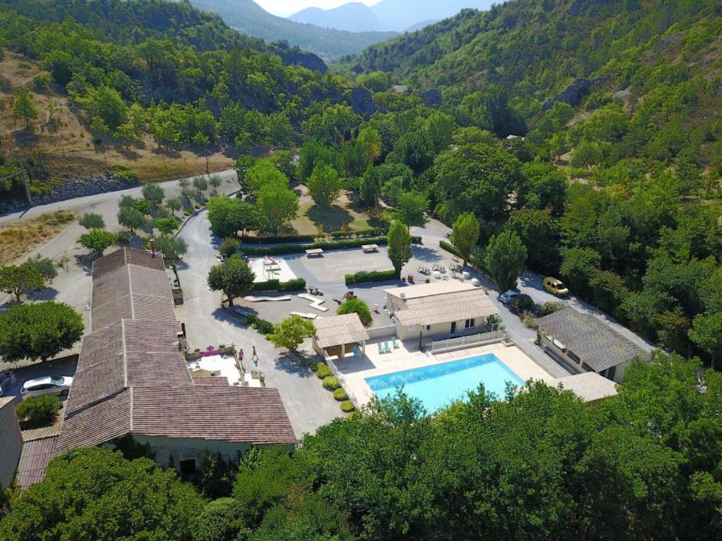 Condorcet Camping Le Chambron מראה חיצוני תמונה